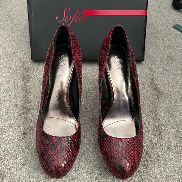 Sofia Vergara Women’s Heels Size 9 - Picture 1 of 6